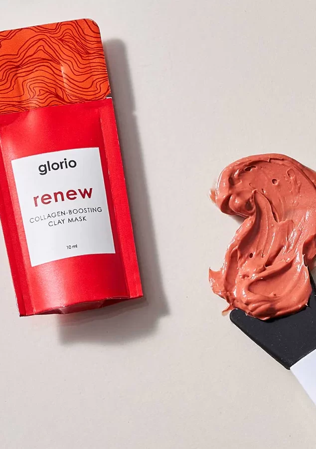 A Renew skincare packet from Glorio Skincare