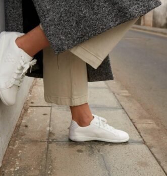 A Guide to the Perfect White Sneakers on a Luxury Bargain